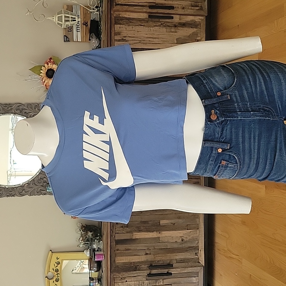 Nike cropp top